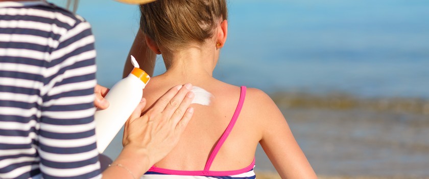 Sunbathing Kit: Basic Products to Use on the Beach